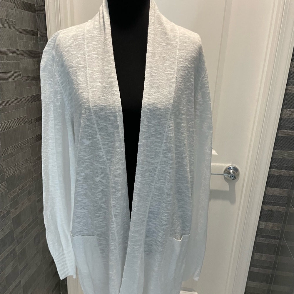 Elegant Eileen Fisher  White Open-Front Sweater, 2 pockets